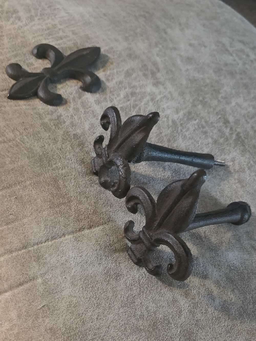 Fleur-de-Lis Decorative Wall Hooks - Black Cast Iron